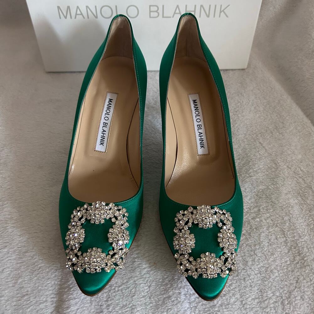 MANOLO BLAHNIK Hangisi 70MM Satin Pumps Green Size 37 (US 7) NEW